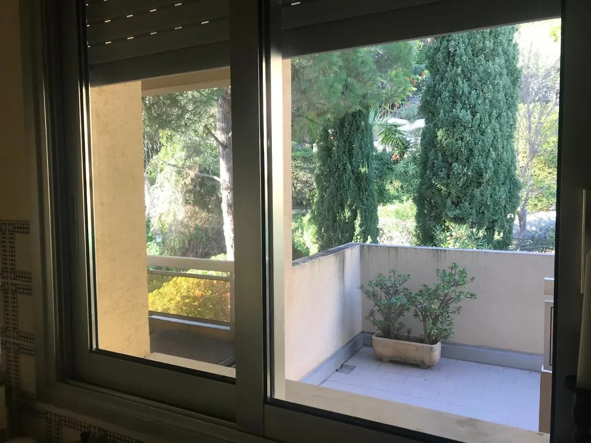 Apartment Seahouse Menton Garavan
